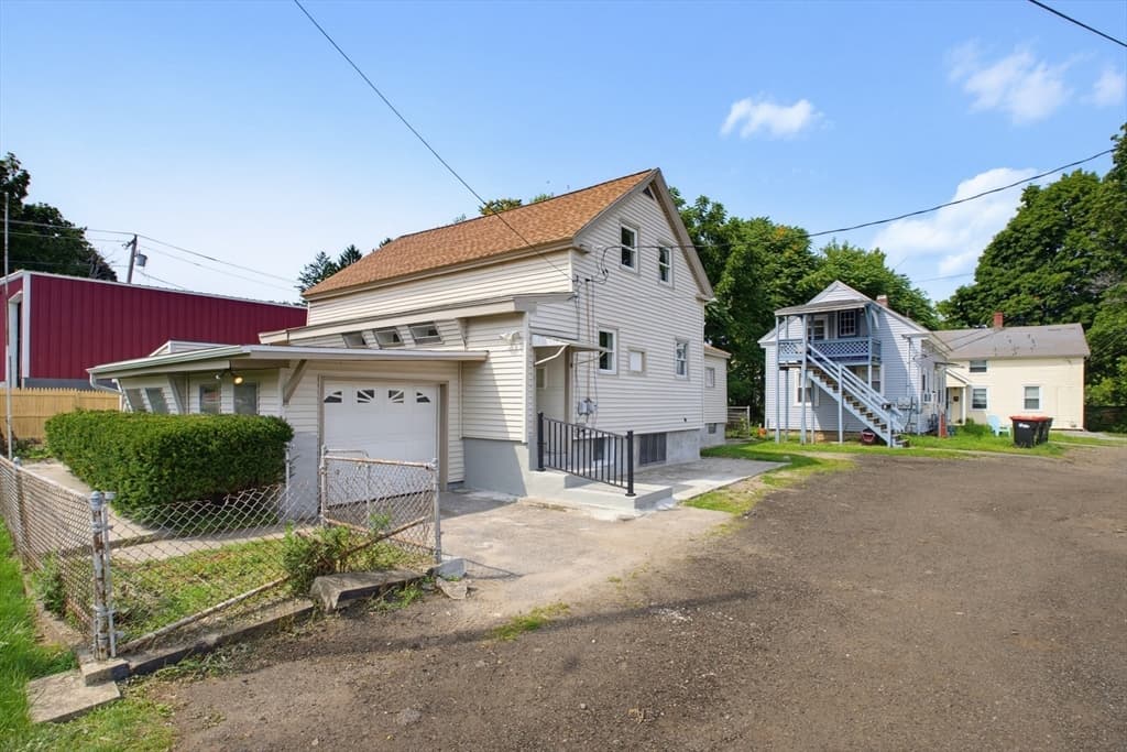 1 Railroad Ct, Millbury MA 01527
