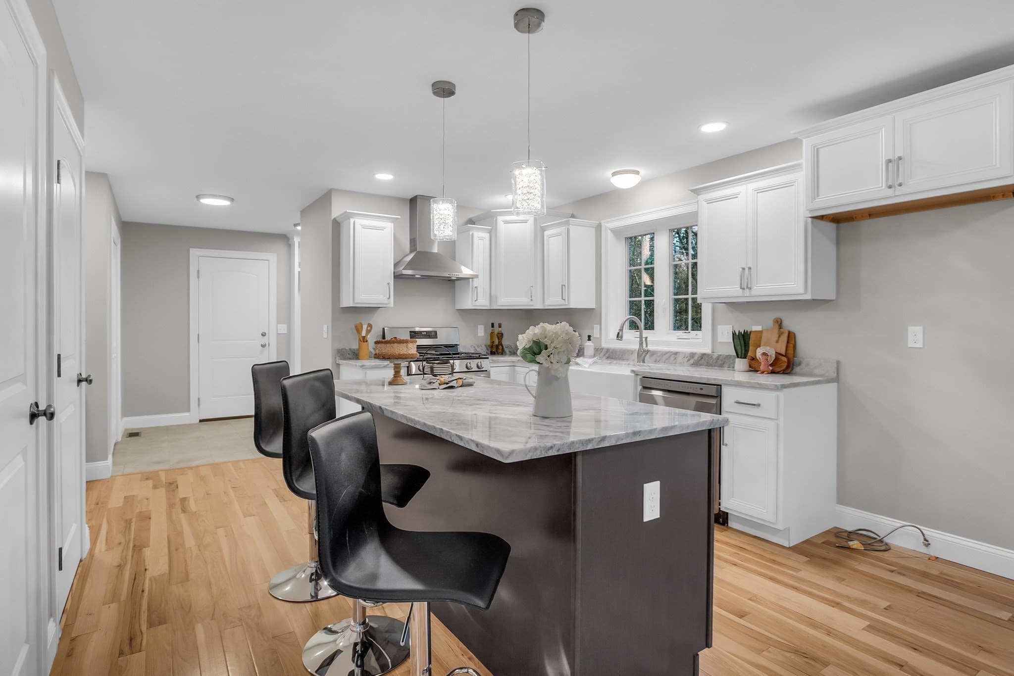 Single Family Residence at 501 Alpine Rd, Fitchburg MA 01420, Fitchburg, photo 2 of 35