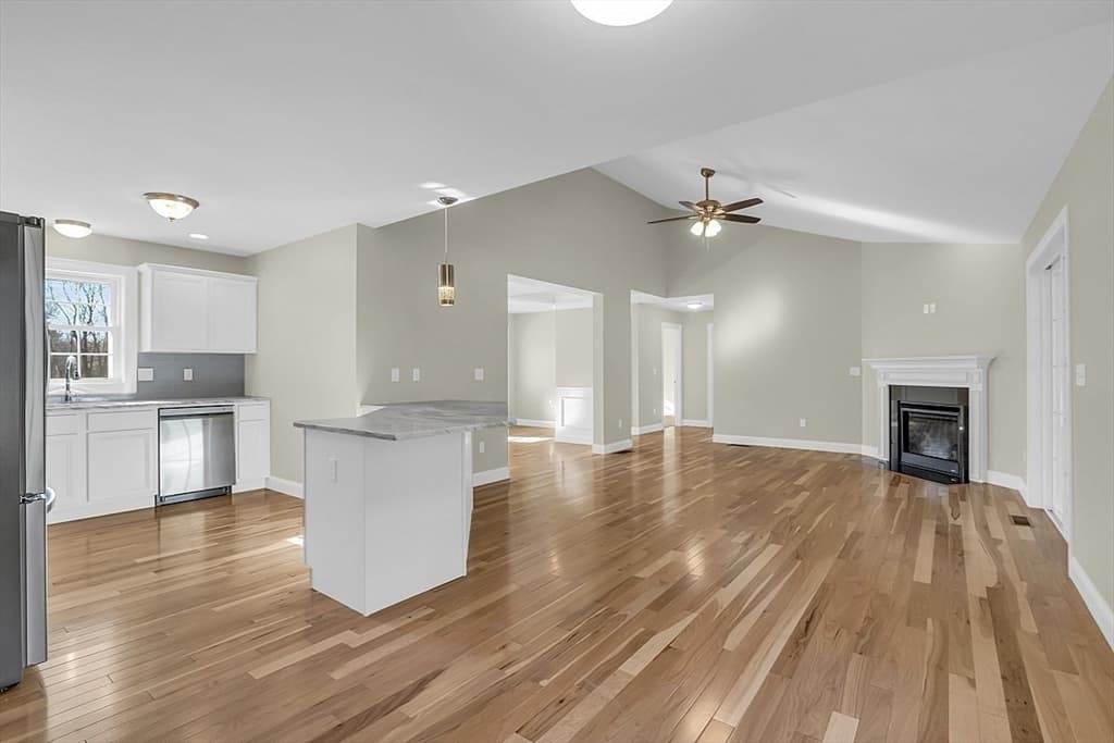523 Alpine Rd, Fitchburg MA 01420 photo 4