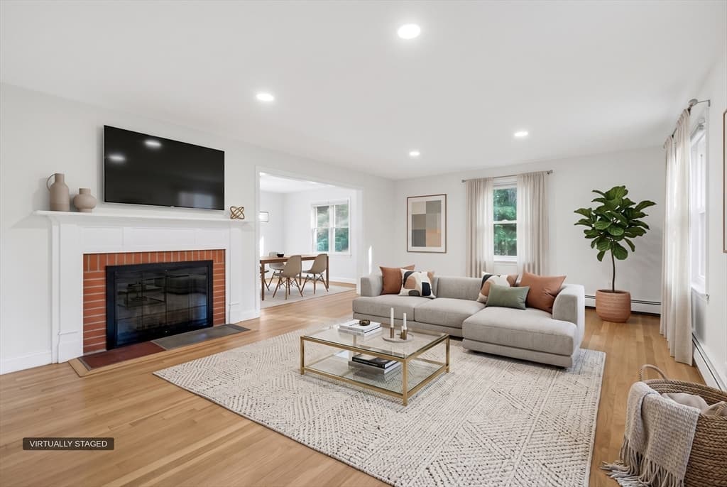 81 Seaver St, Wellesley MA 02481 photo 7