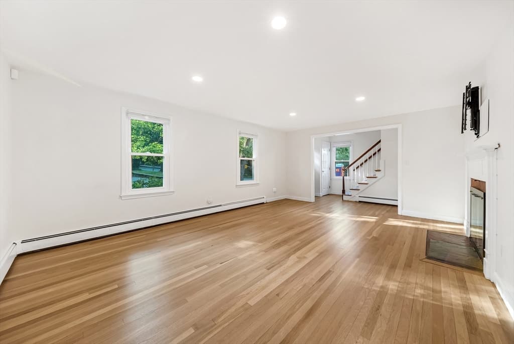 81 Seaver St, Wellesley MA 02481 photo 9