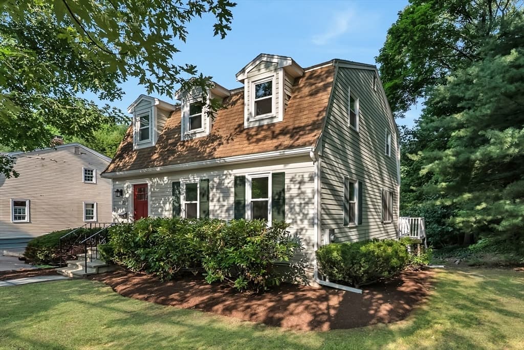 81 Seaver St, Wellesley MA 02481 photo 40