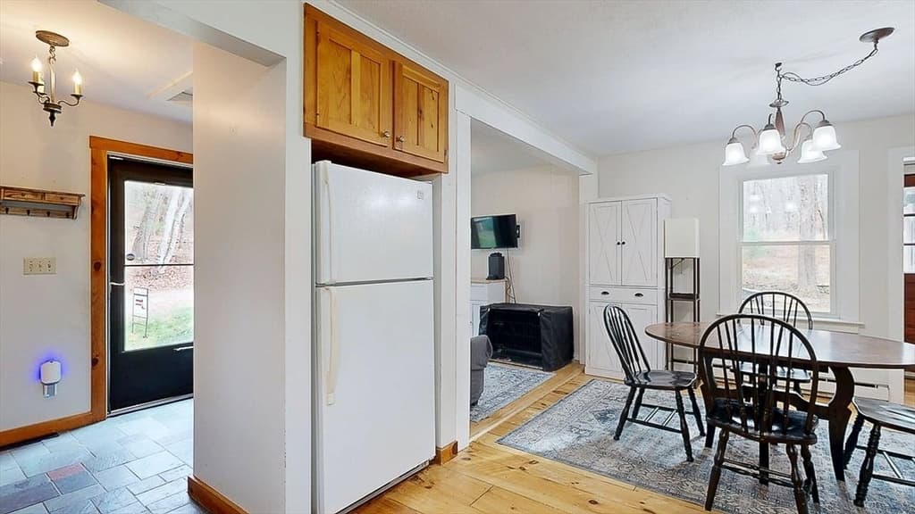 Single Family Residence at 8 Juniper St, West Brookfield MA 01585, West Brookfield, photo 4 of 42