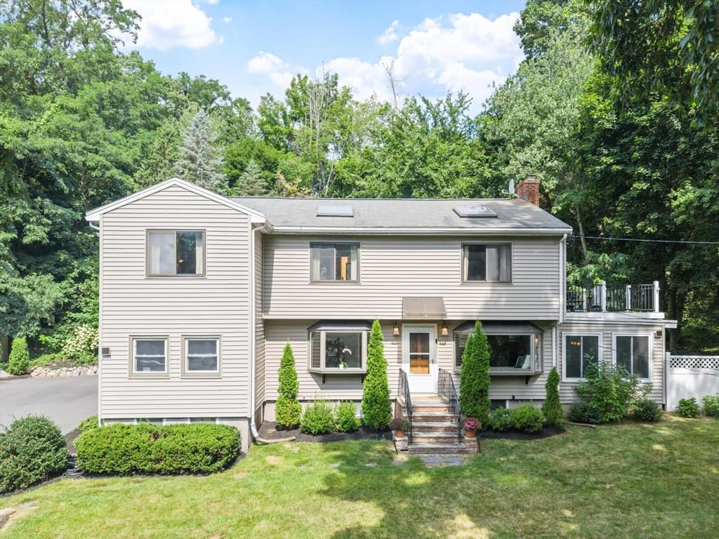 155 Winona St, Peabody MA 01960