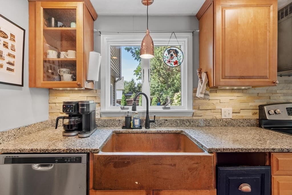 155 Winona St, Peabody MA 01960 photo 11