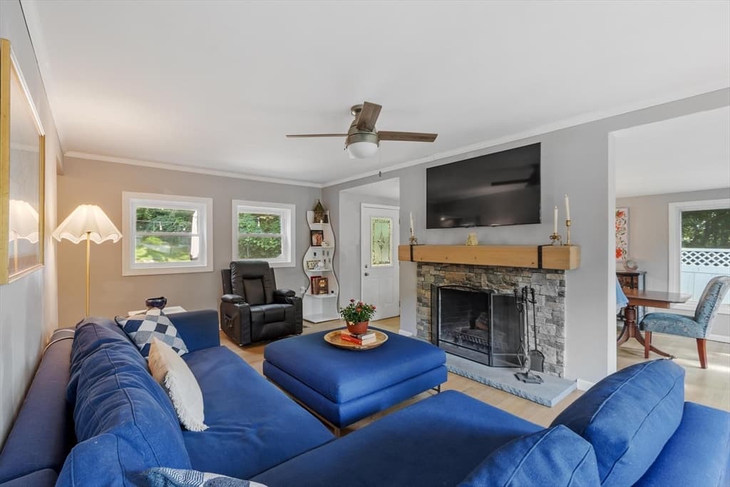 155 Winona St, Peabody MA 01960 photo 4