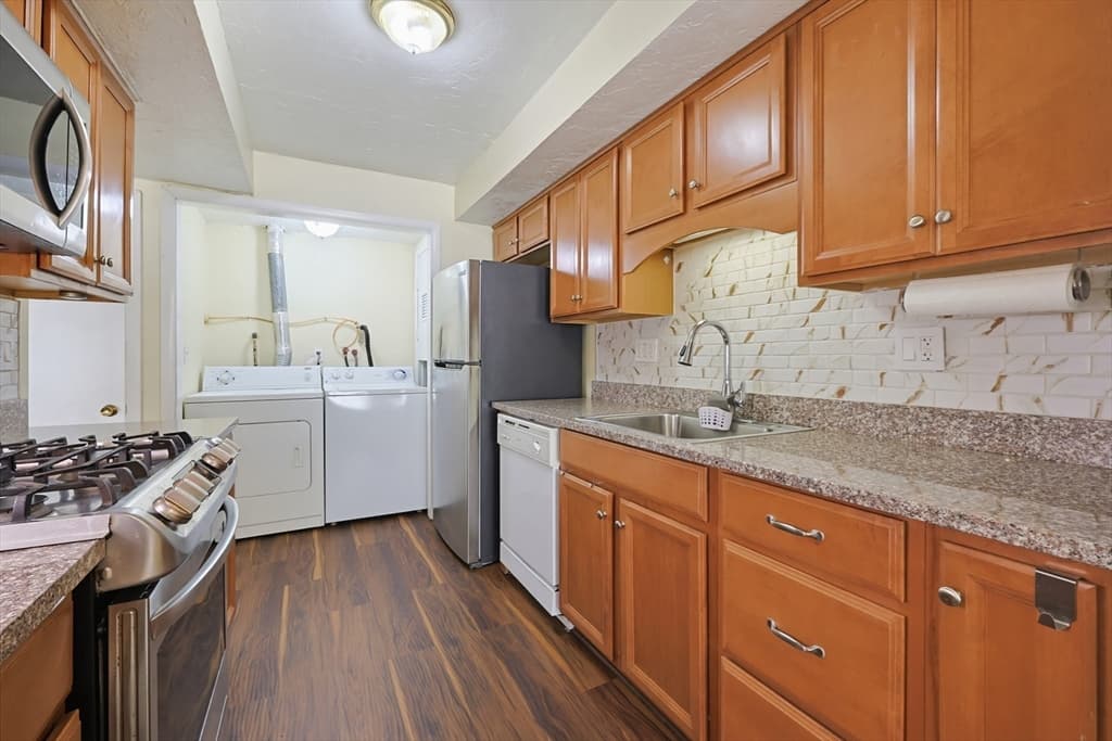 31 Greenbrook Drive # 31, Stoughton MA 02072 photo 3