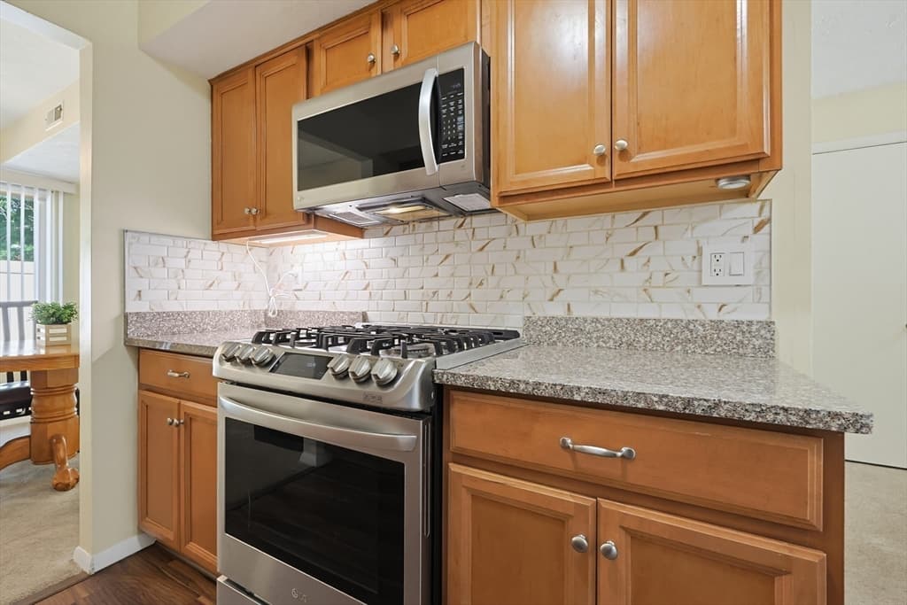 31 Greenbrook Drive # 31, Stoughton MA 02072 photo 4