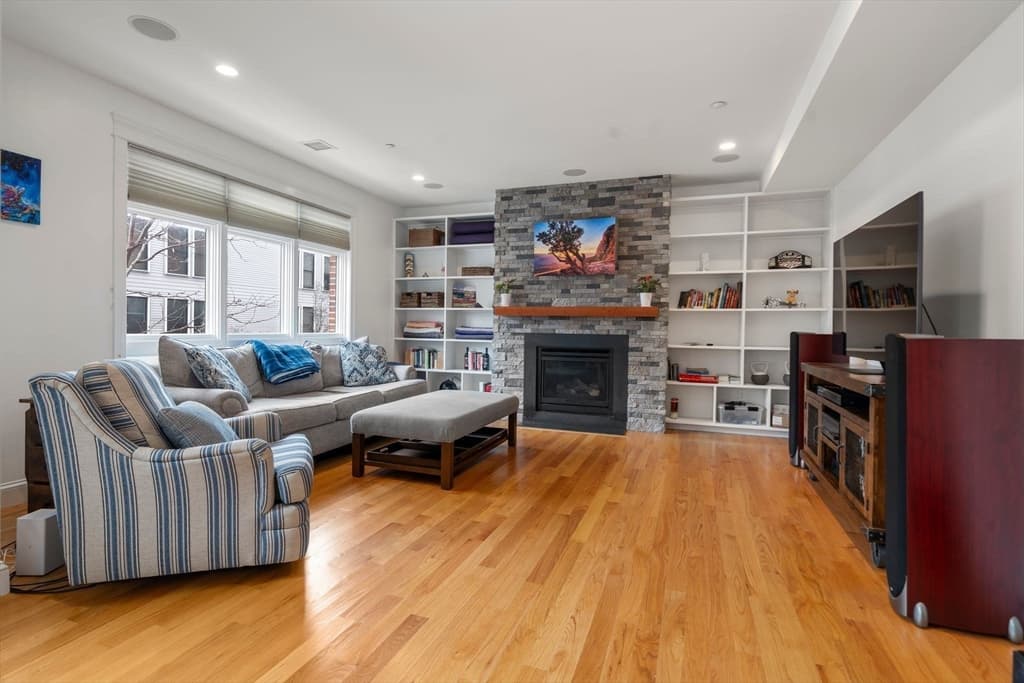 350 West 2nd St # 1, Boston MA 02127