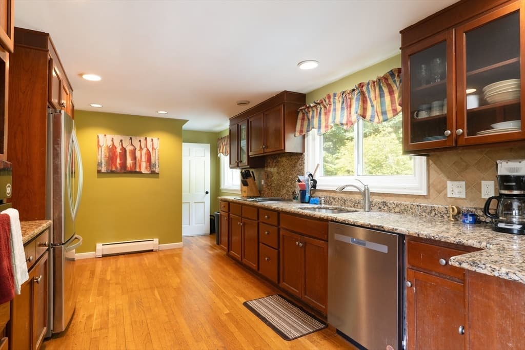 757 South St, Southbridge MA 01550 photo 6