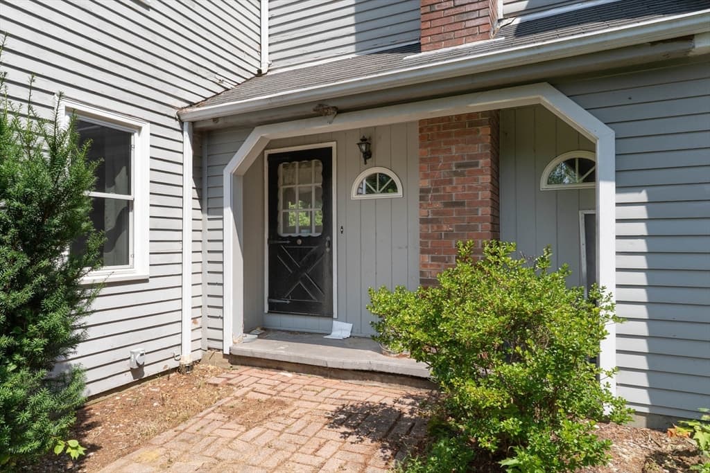 757 South St, Southbridge MA 01550 photo 3