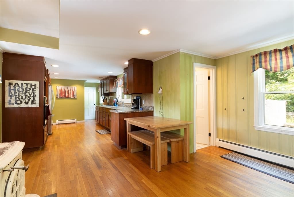757 South St, Southbridge MA 01550 photo 5