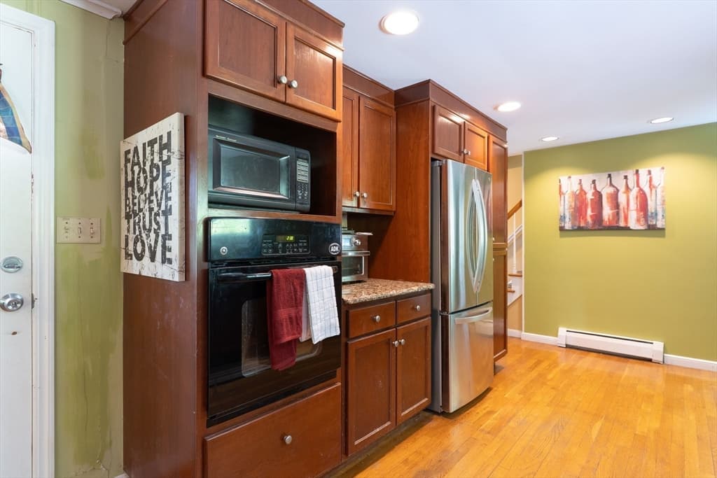 757 South St, Southbridge MA 01550 photo 9