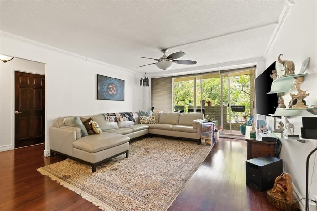 99 Pond Ave # 520, Brookline MA 02445