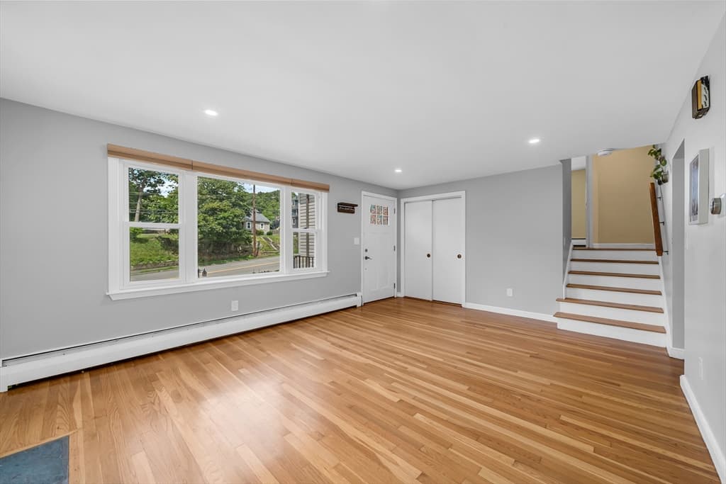 566 Main St, Stoneham MA 02180 photo 3