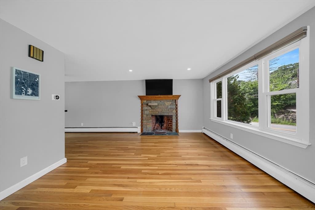 566 Main St, Stoneham MA 02180 photo 5