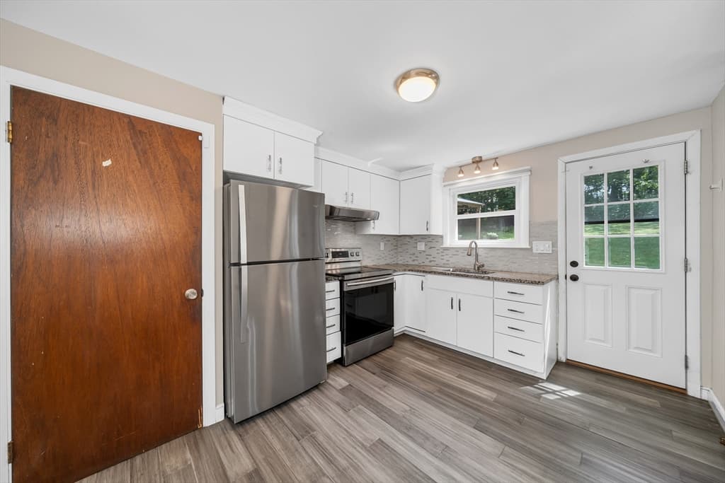 566 Main St, Stoneham MA 02180 photo 9