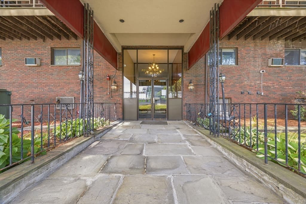 595 Revere Beach Pkwy # 40, Revere MA 02151 photo 3