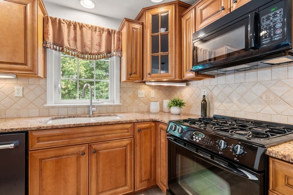 27 Irene Ave, Billerica MA 01821 photo 6