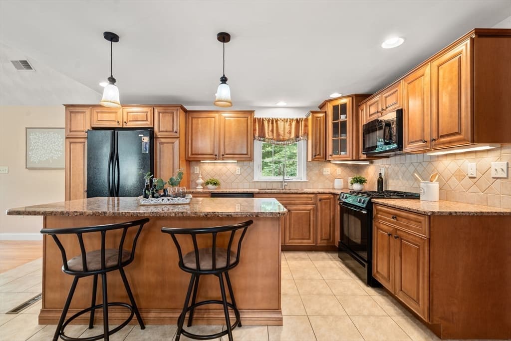 27 Irene Ave, Billerica MA 01821 photo 4