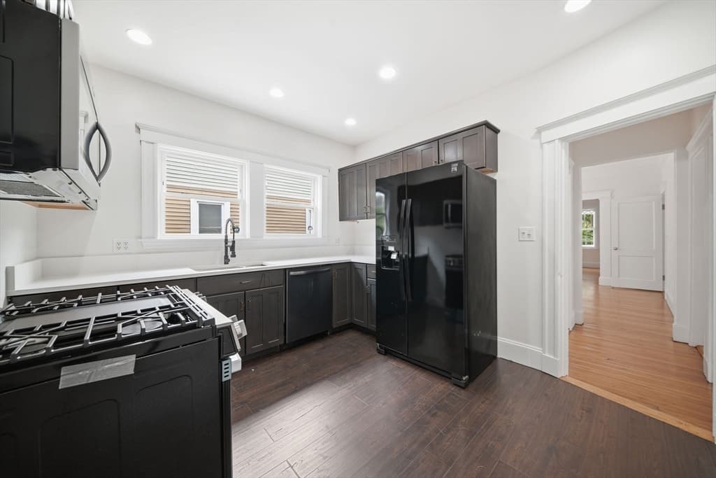 303 Alewife Brook Pkwy, Somerville MA 02144 photo 7