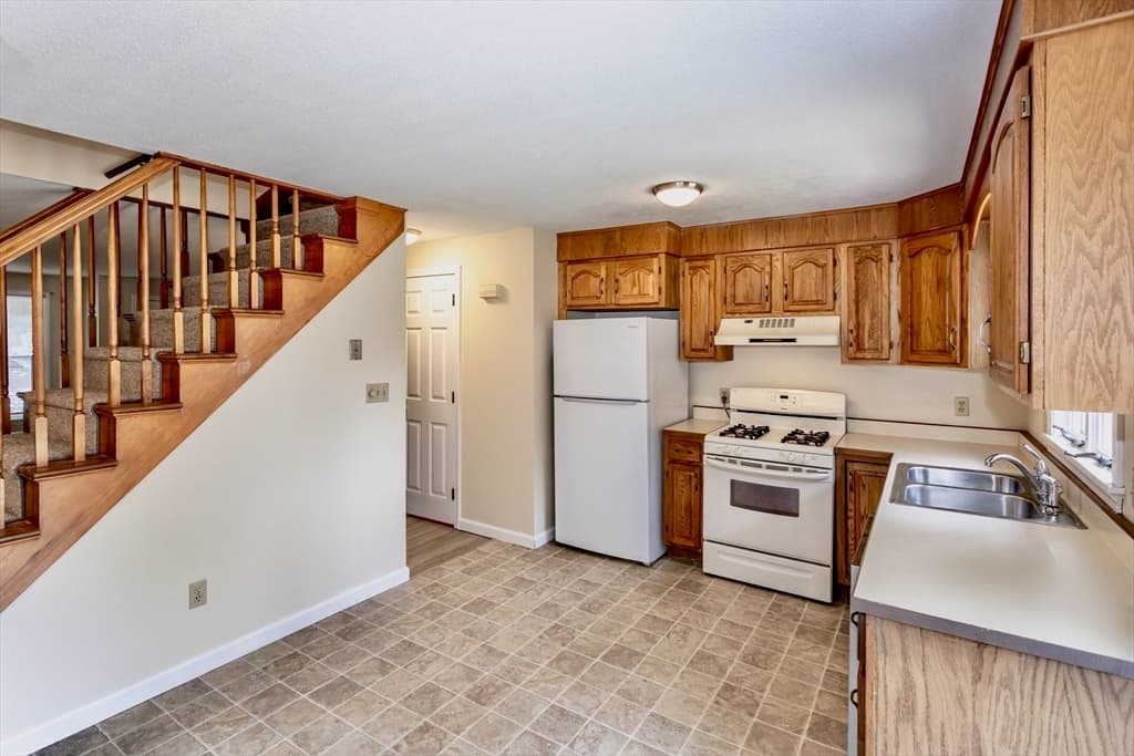 3 Mansion Woods Drive # G, Agawam MA 01001 photo 10