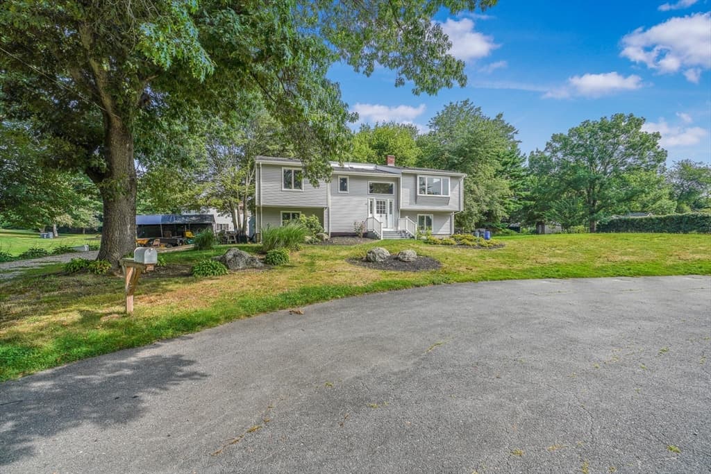 37 Slade St, Swansea MA 02777 photo 2