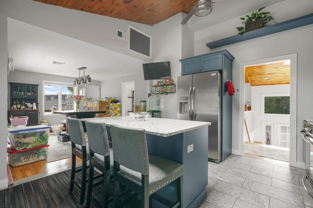 37 Slade St, Swansea MA 02777 photo 9