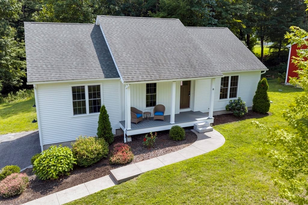6 Depot St, Belchertown MA 01007