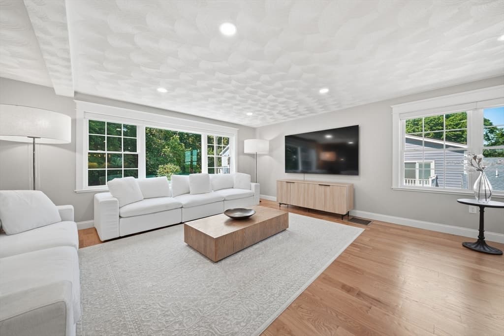 25 Margate Ave, Saugus MA 01906 photo 7