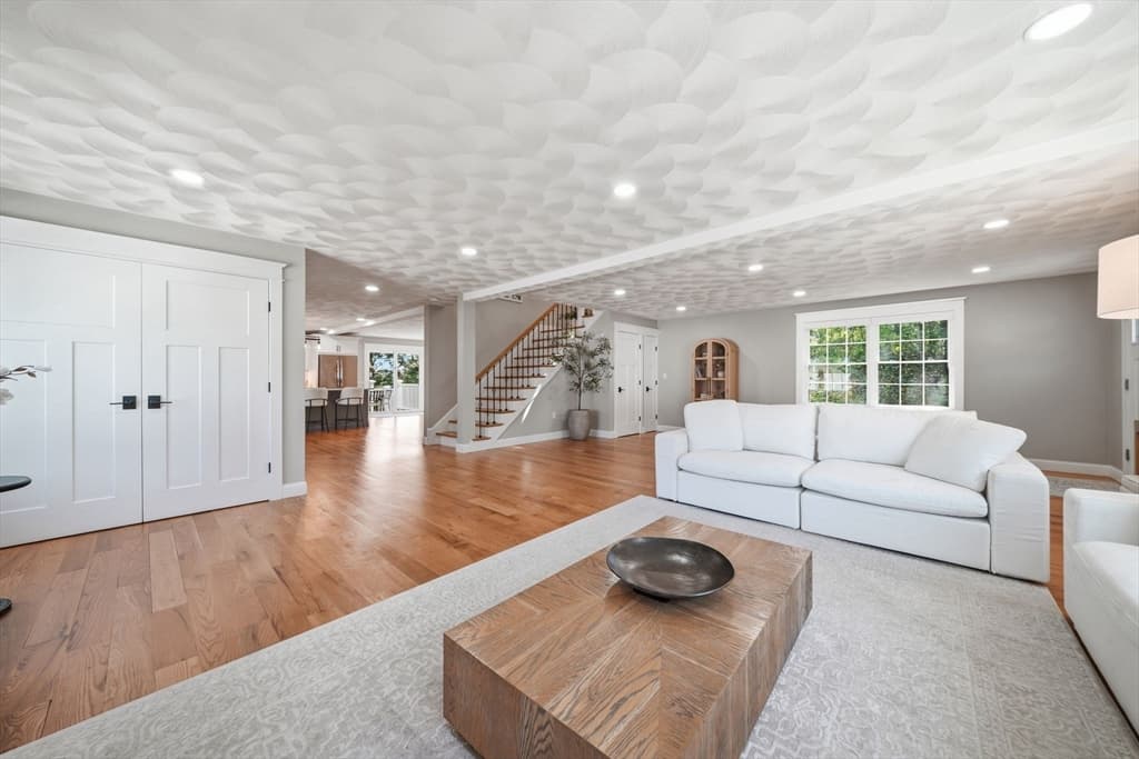 25 Margate Ave, Saugus MA 01906 photo 10