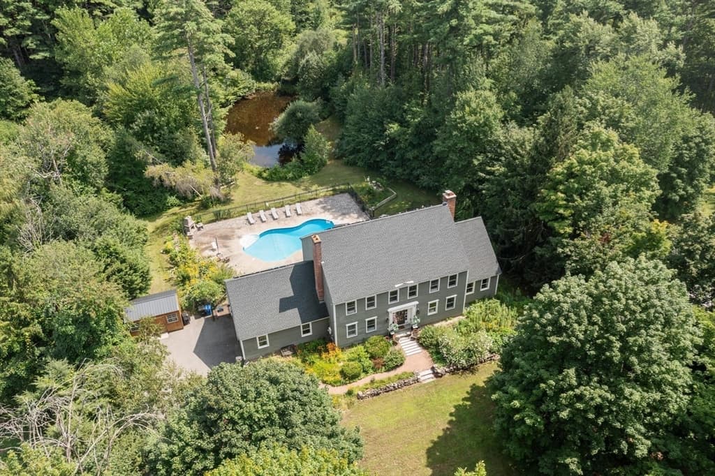 11 Francis Ave, Lunenburg MA 01462