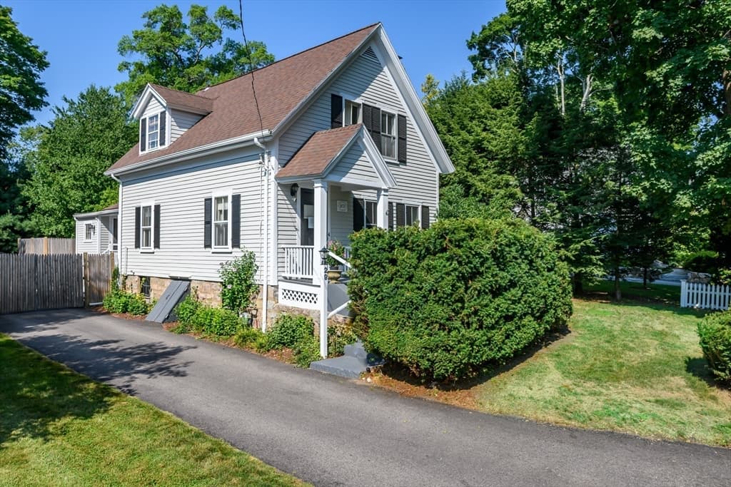 29 Cottage Street, Wellesley MA 02482