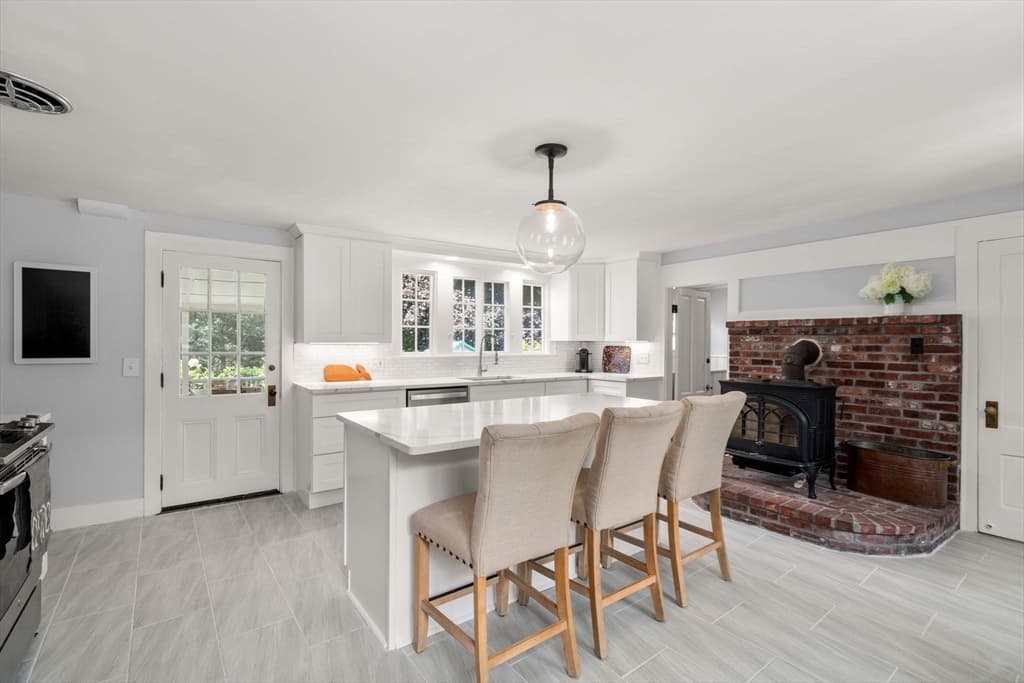 320 Western Avenue, Sherborn MA 01770 photo 4