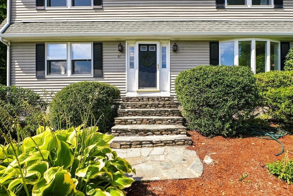 97 Lee St, West Boylston MA 01583 photo 6