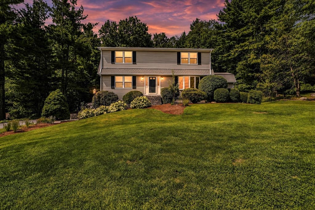 97 Lee St, West Boylston MA 01583