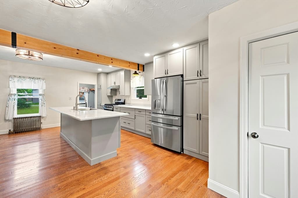 Single Family Residence at 10 Sumner Ave, Middleboro MA 02346, Middleboro, photo 10 of 36