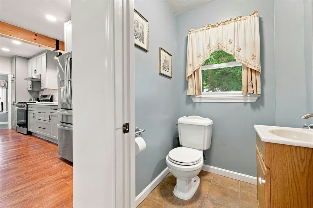 Single Family Residence at 10 Sumner Ave, Middleboro MA 02346, Middleboro, photo 11 of 36