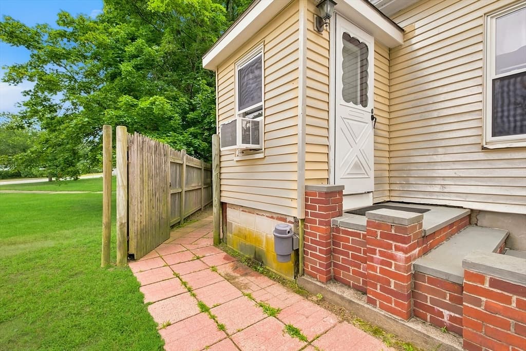 Single Family Residence at 10 Sumner Ave, Middleboro MA 02346, Middleboro, photo 25 of 36