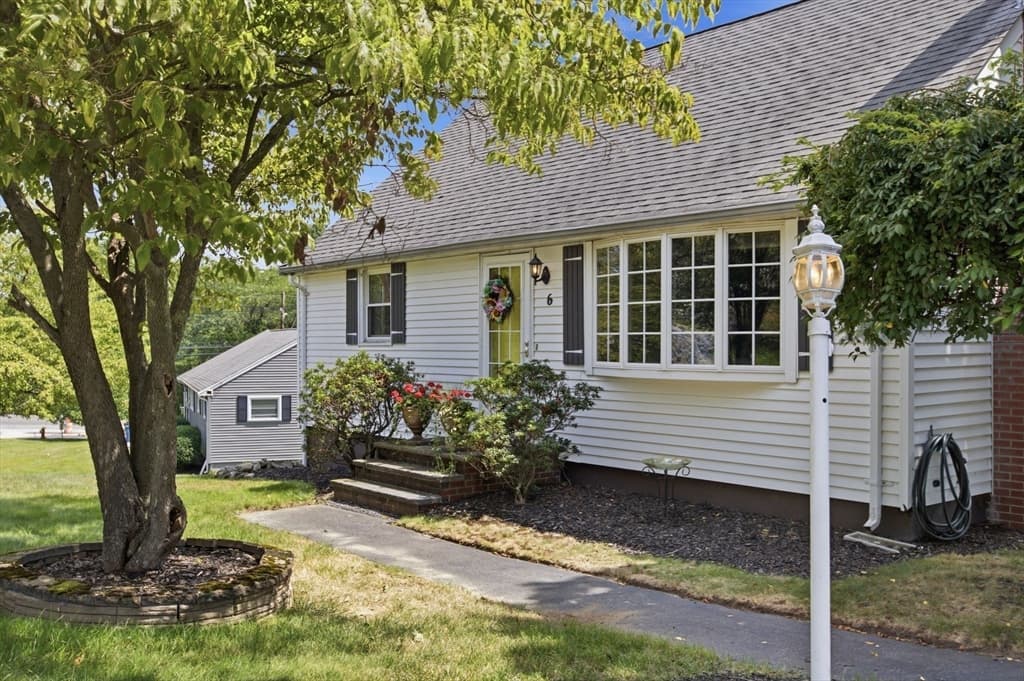 6 Locke Road, Billerica MA 01821 photo 2