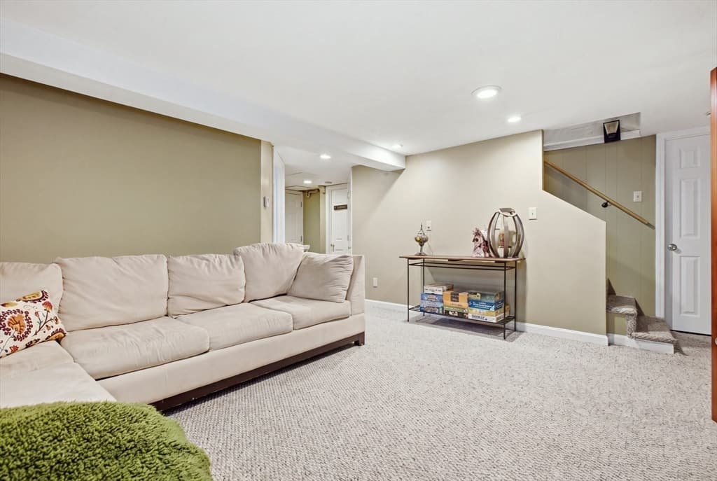 6 Locke Road, Billerica MA 01821 photo 26