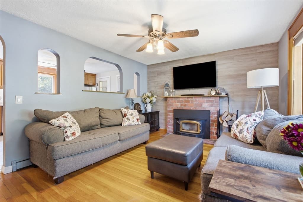 6 Locke Road, Billerica MA 01821 photo 9