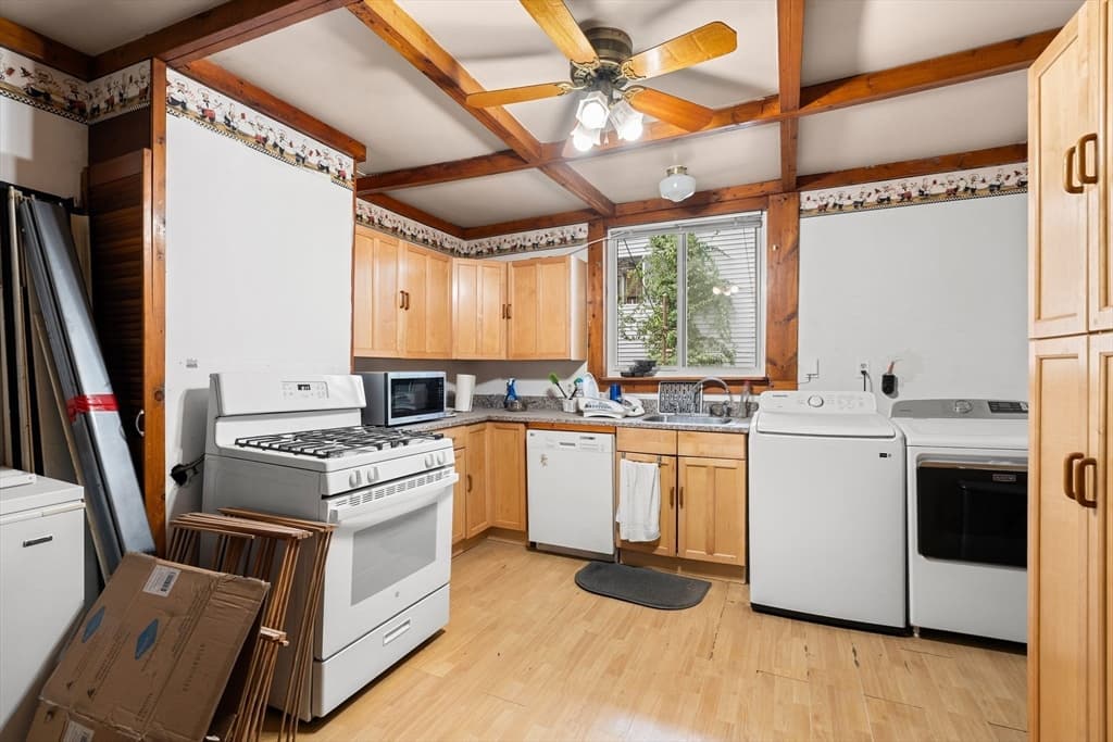 192 Lexington St, Boston MA 02128 photo 22