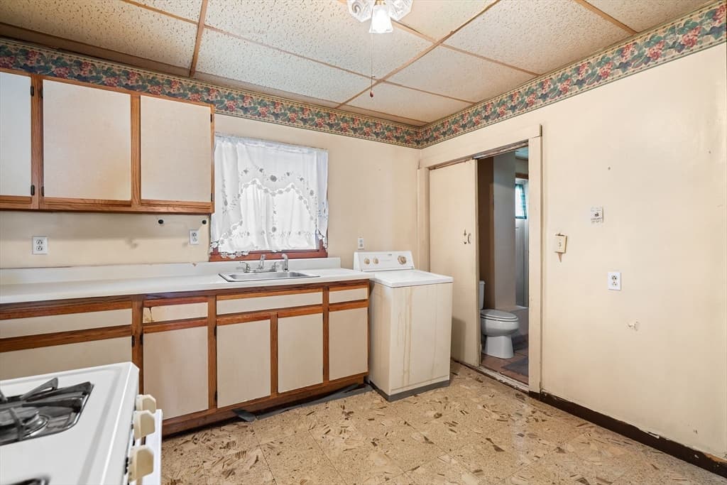 192 Lexington St, Boston MA 02128 photo 15