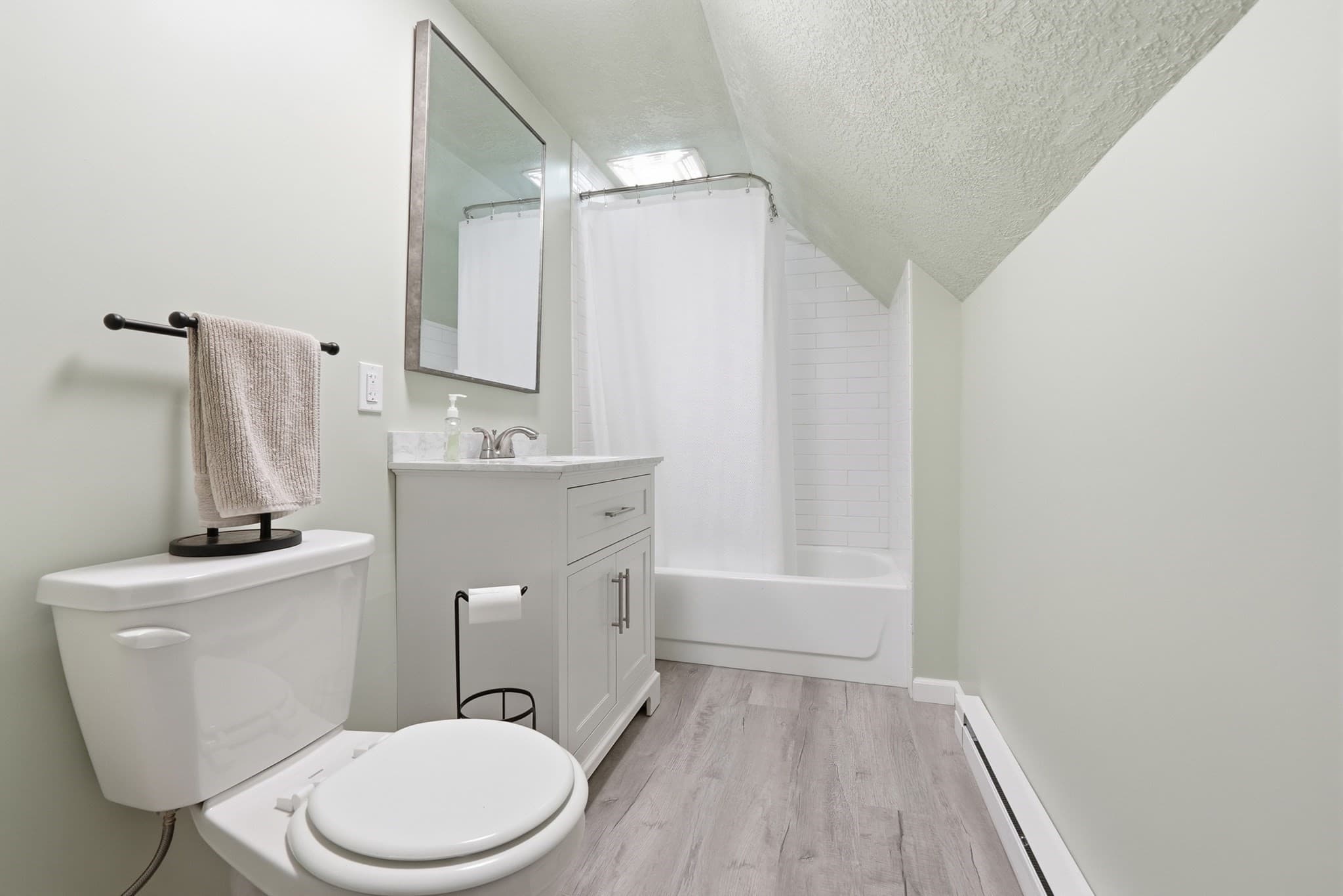 Single Family Residence at 10 Scandinavia Ave, Worcester MA 01603, photo 23 of 37