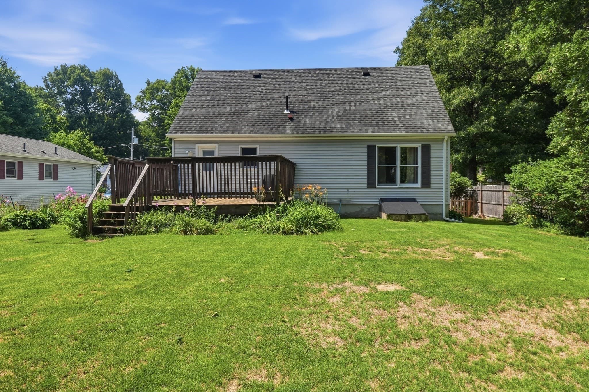 Single Family Residence at 10 Scandinavia Ave, Worcester MA 01603, photo 27 of 37