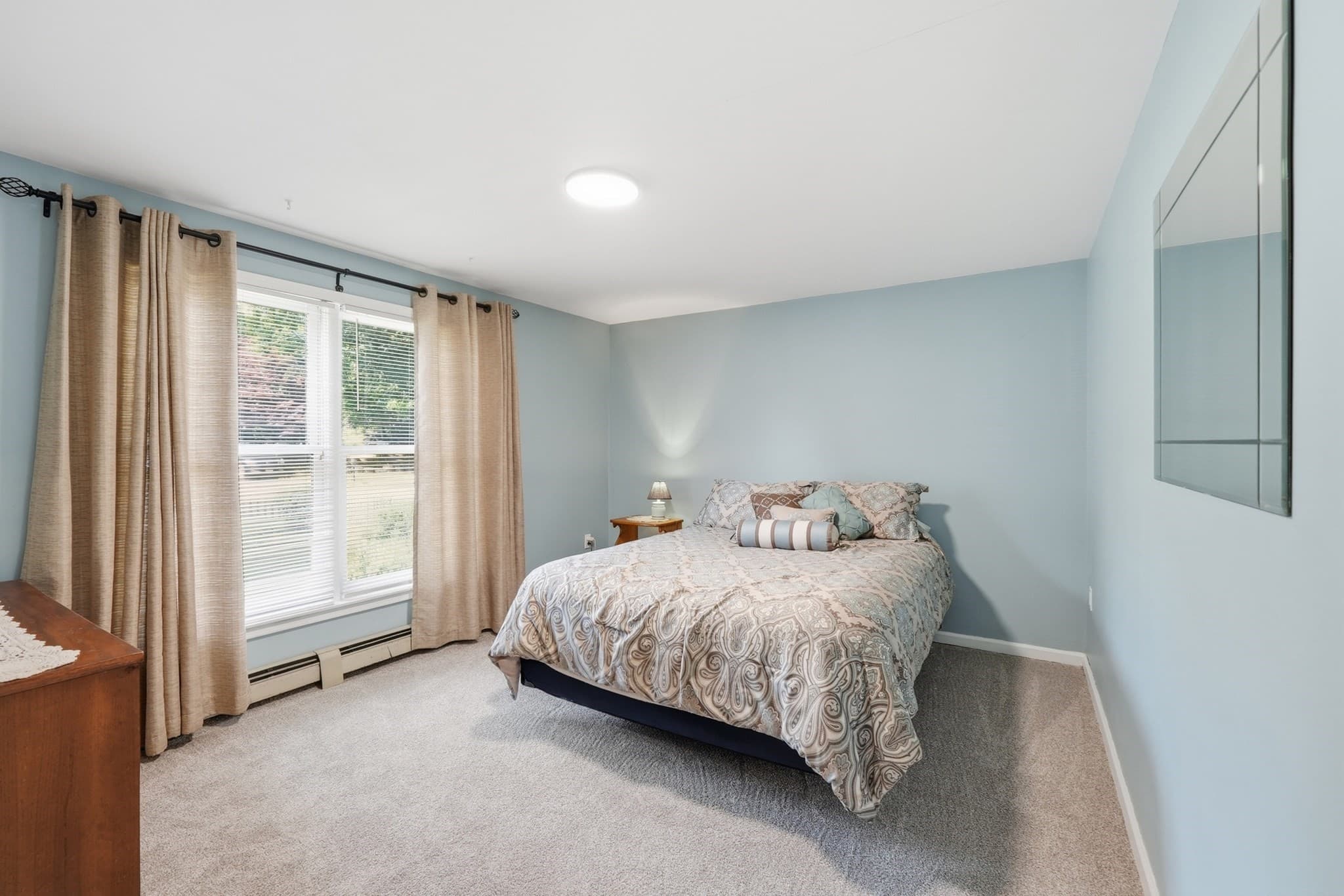 Single Family Residence at 10 Scandinavia Ave, Worcester MA 01603, photo 13 of 37