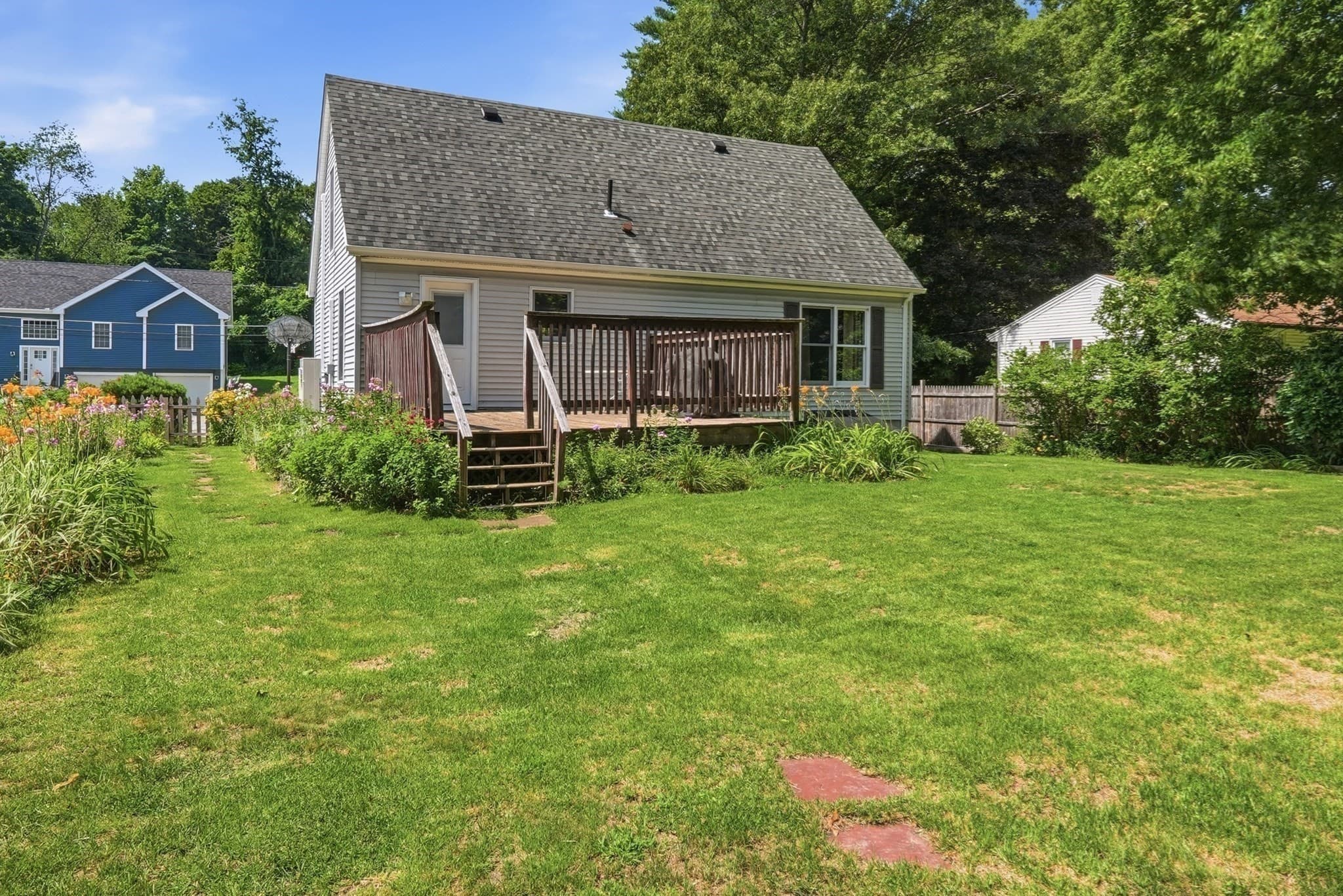 Single Family Residence at 10 Scandinavia Ave, Worcester MA 01603, photo 28 of 37
