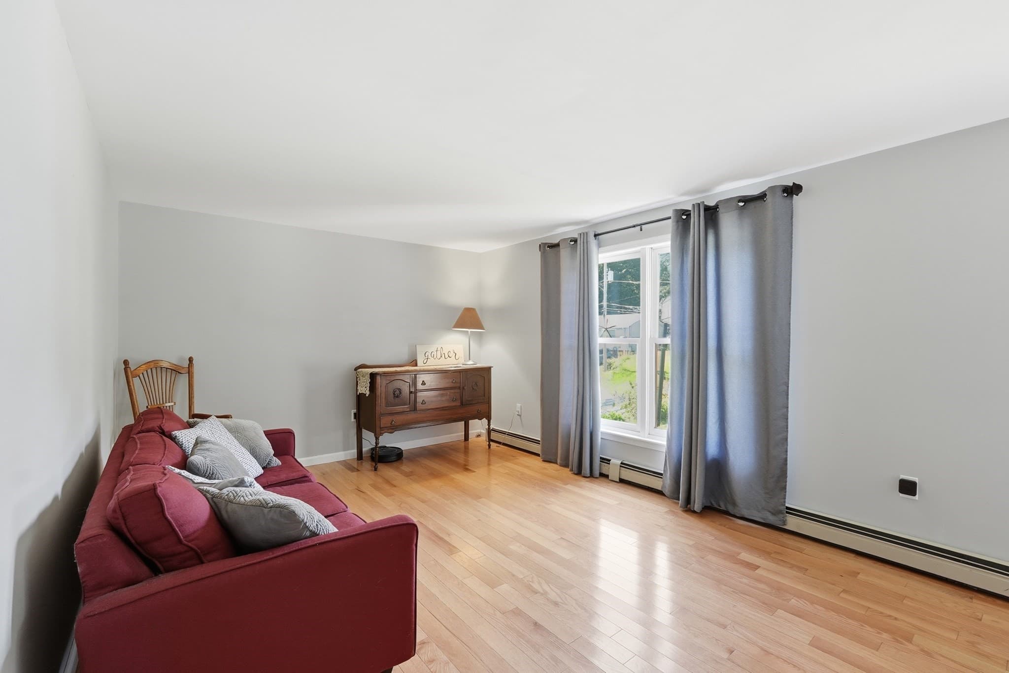 Single Family Residence at 10 Scandinavia Ave, Worcester MA 01603, photo 8 of 37