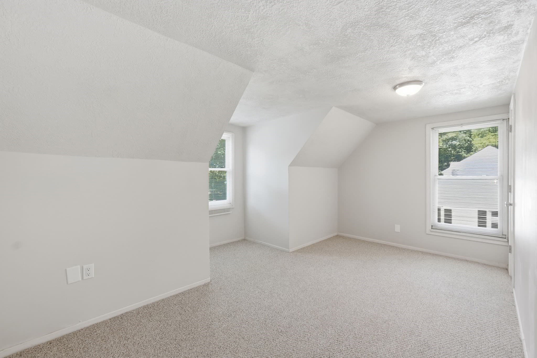 Single Family Residence at 10 Scandinavia Ave, Worcester MA 01603, photo 21 of 37